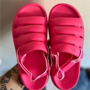 UGG Women’s Vibrant Pink Sandals